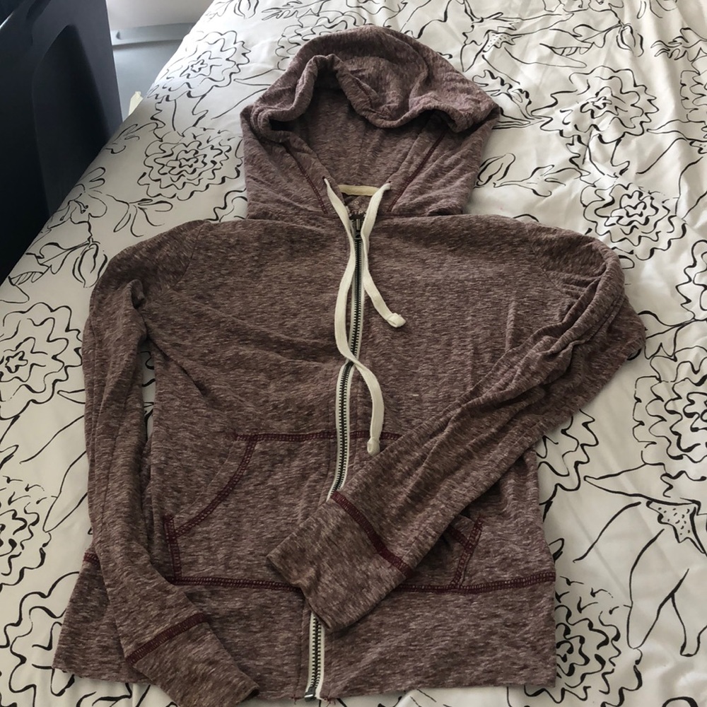 🌵Light maroon zip up hoodie.